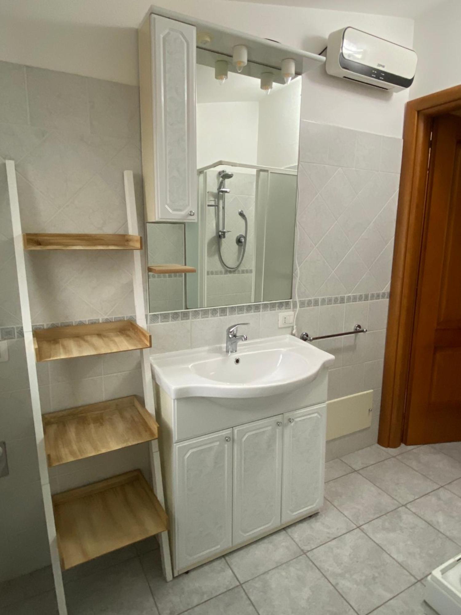 Da Gin Apartment Bosa Marina Bagian luar foto